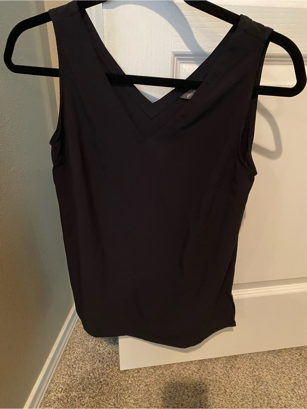 Eddie Bauer Departure Women’s Black V-Neck Sleeveless XS